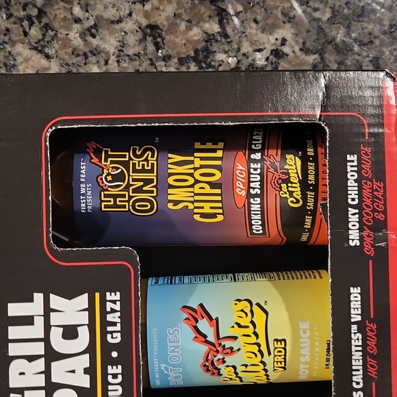 Hot Ones Grilll Pack seasoning hot sauce glaze in box expires 04/17/2026 new - Picture 2 of 9